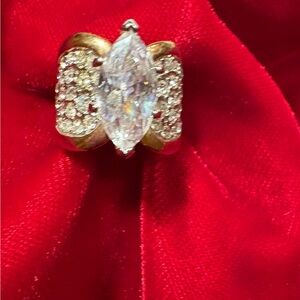 Gorgeous Cocktail Ring Size 5